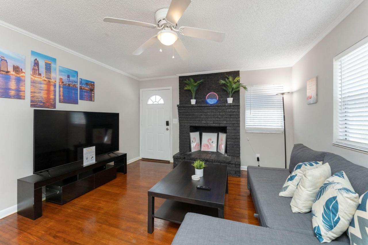 King Bedroom 2Bed1Bath Sleeps 4 Close To Town Center Downtown Beach Mayo Clinic แจ็กสันวิลล์ ภายนอก รูปภาพ