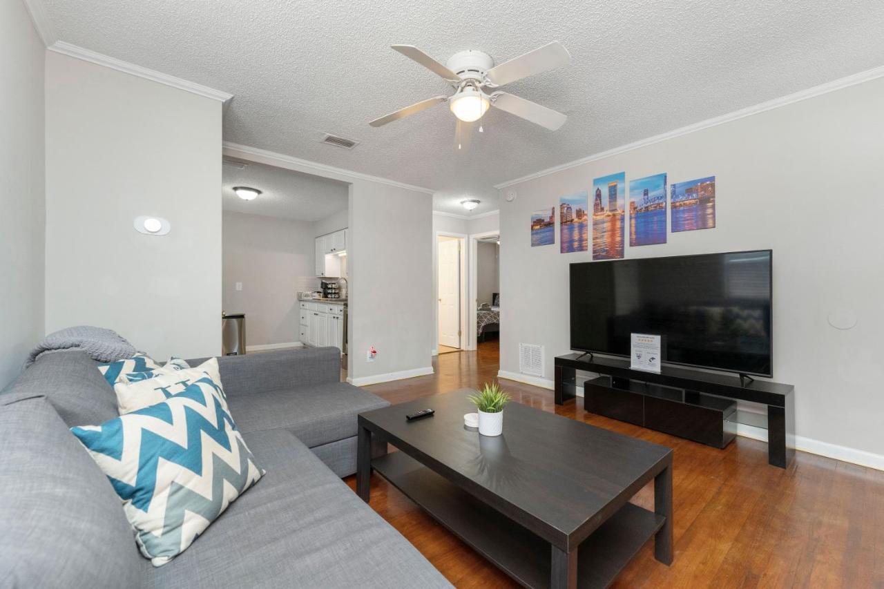 King Bedroom 2Bed1Bath Sleeps 4 Close To Town Center Downtown Beach Mayo Clinic แจ็กสันวิลล์ ภายนอก รูปภาพ